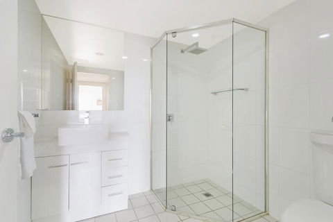 Wharf Apartment Unit 5 - Tourism Canberra 3