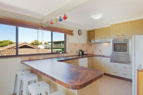Williams Wonder - Large Beach House - Tourism Canberra 2