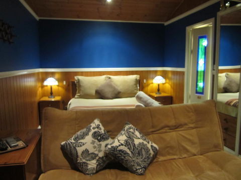 Willowlake Cottages - Tourism Canberra 1