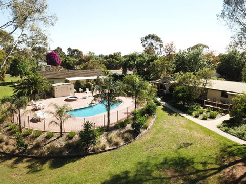 Winbi River Resort Holiday Rentals - Tourism Canberra 3