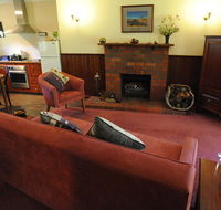 Wintarni Olives Cottage - Tourism Canberra