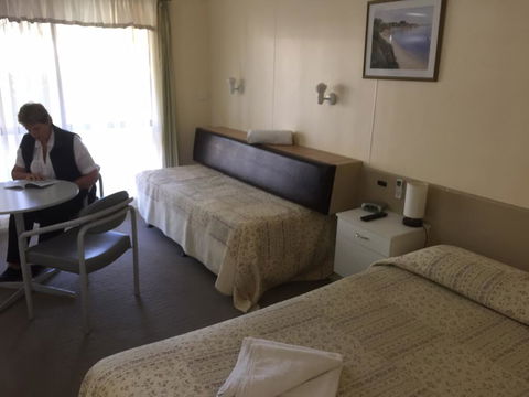 Woodmans Hill Motel - Tourism Canberra 1