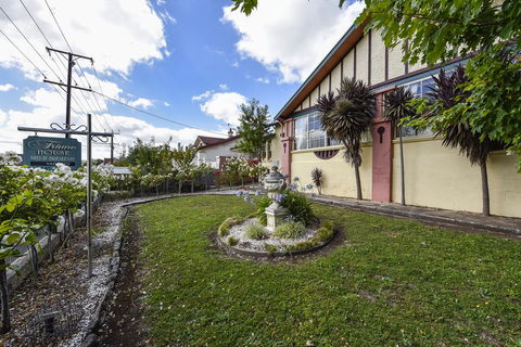 Wyatt Guest House - Tourism Canberra 3