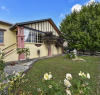 Wyatt Guest House - Tourism Canberra