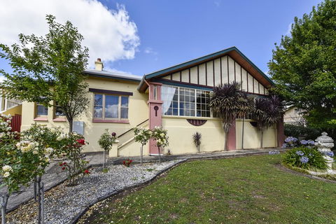 Wyatt Guest House - Tourism Canberra 2