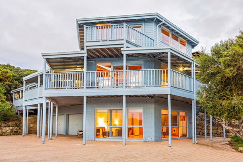 Yallingup's Best Located Beach House - Tourism Canberra 0