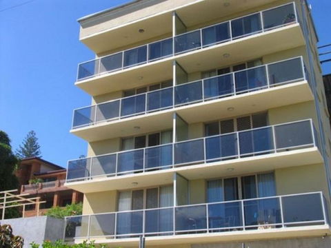 Yamba Towers 2 - Tourism Canberra 0