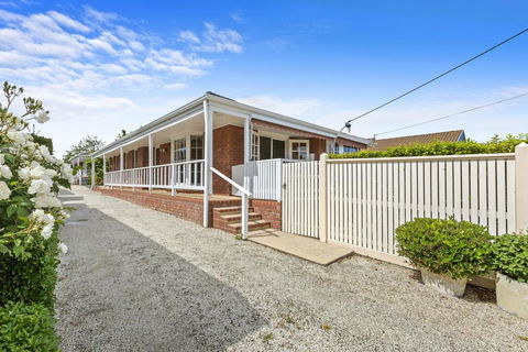 YIN-YANG - MOUNT ELIZA - Tourism Canberra 3