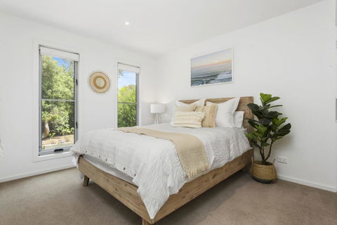 YOU, ME AND THE SEA - BLAIRGOWRIE - Tourism Canberra 3