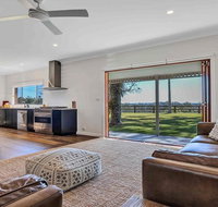 Your Luxury Escape - Paul's Farmhouse at Newrybar - Tourism Canberra