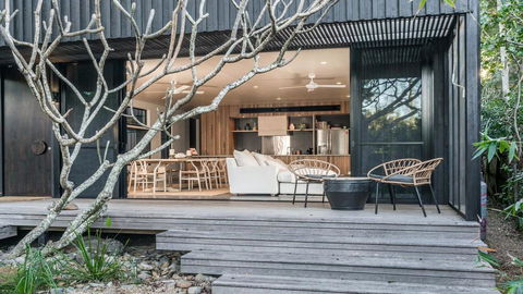 Your Luxury Escape - Tallowood - Suffolk Park - Tourism Canberra 0