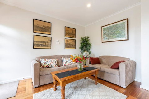 Spacious Bungalow5min Walk To Station5min To Box HillWiFiParking - Tourism Canberra 2
