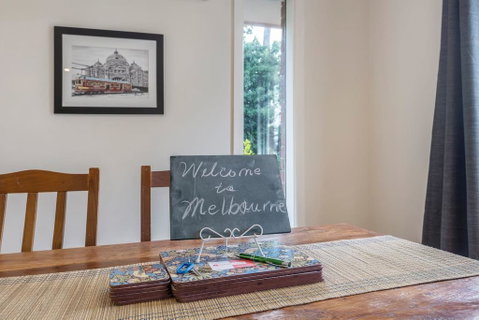 Spacious Bungalow5min Walk To Station5min To Box HillWiFiParking - Tourism Canberra 3