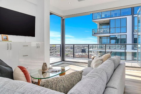 \'West End Penthouse\' Sky-high Resort-style Haven - Tourism Canberra 0