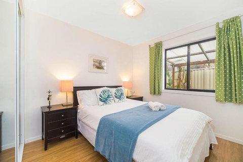 3 Bedrooms Holiday Home Near Sydney Airport - Tourism Canberra 4