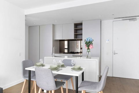 A 2BR Apt Near Melbourne Central & QV Market - Tourism Canberra 4