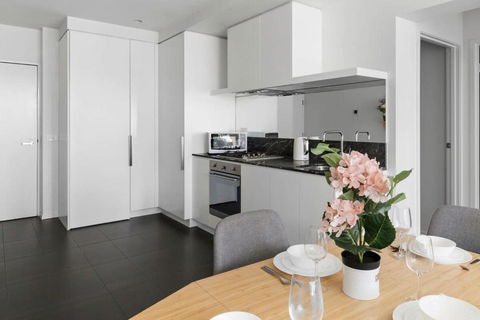 A 2BR Apt Near Shrine Of Remembrance FREE Parking - Tourism Canberra 4