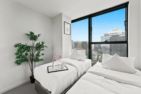 A 2BR Apt On Collins With City Views FREE Parking - Tourism Canberra 3