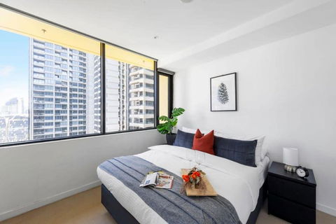 A Chic 2BR Apt City Views Near Southern Cross - Tourism Canberra 3