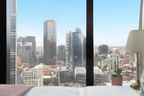A Chic 2BR Apt Near Melbourne CBD W FREE Parking - Tourism Canberra 1
