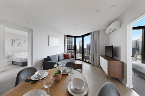 A Chic 2BR Apt Near Melbourne CBD W FREE Parking - Tourism Canberra 4