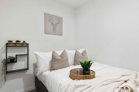 A Chic 2BR Apt Right Next To Melbourne Central - Tourism Canberra 4