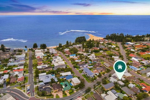 A Chic Coastal Hideaway At Toowoon Bay Beach - Tourism Canberra 3