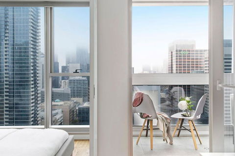 A Chic & Lovely 2BR Apt CBD With City Views - Tourism Canberra 4