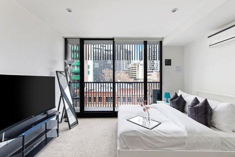 A Chic Studio Only A 4-min Walk To Victoria Market - Tourism Canberra 2