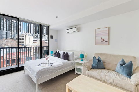 A Chic Studio Only A 4-min Walk To Victoria Market - Tourism Canberra 3
