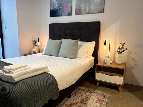 A City Oasis - Full Apartment With Balcony - Tourism Canberra 4
