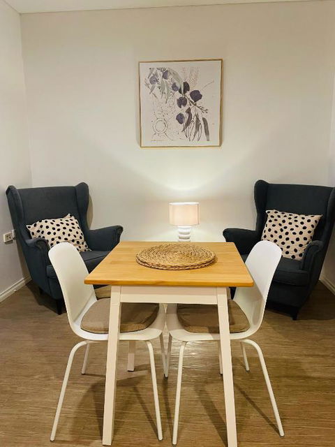 A City Oasis - Full Apartment With Balcony - Tourism Canberra 1