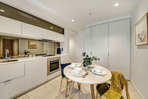 A Comfy 2BR Apt Near Crown & Southern Cross - Tourism Canberra 4