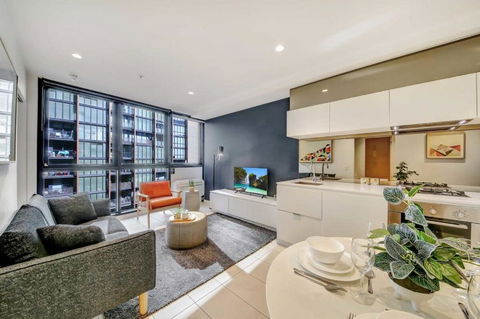 A Comfy 2BR Apt Near Crown & Southern Cross - Tourism Canberra 0