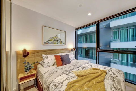 A Comfy 2BR Apt Near Crown & Southern Cross - Tourism Canberra 3