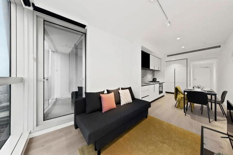 A Comfy Apt Next To Southern Cross FREE Parking - Tourism Canberra 4