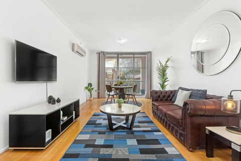 A Comfy Studio For 5 Next To Darling Harbour - Tourism Canberra 0