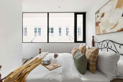 A Cozy 2BR Apt Near Southern Cross FREE Parking - Tourism Canberra 1