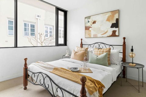 A Cozy 2BR Apt Near Southern Cross FREE Parking - Tourism Canberra 3