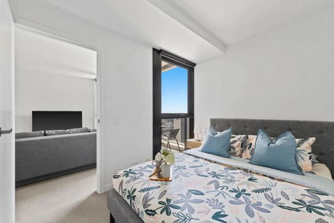 A Cozy 2BR Apt Next To Queen Victoria Market & Melbourne Central With City Views - Tourism Canberra 1