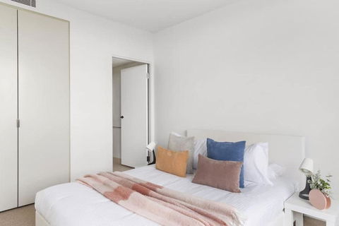 A Cozy 2BR Apt With Free WiFi In Prime Melbourne - Tourism Canberra 4