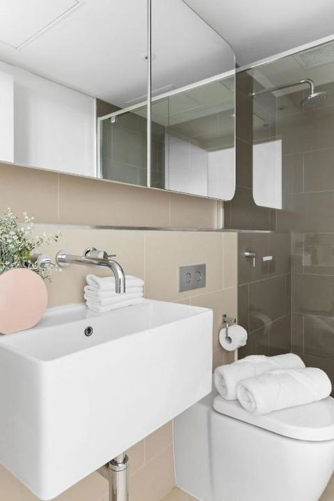 A Cozy 2BR Apt With Free WiFi In Prime Melbourne - Tourism Canberra 3
