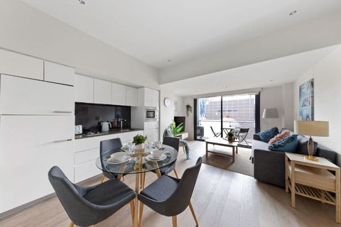 A Cozy & Comfy 2BR Apt Near Victoria Market - Tourism Canberra 1