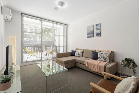A Modern & Cozy Studio Next To Darling Harbour - Tourism Canberra 0
