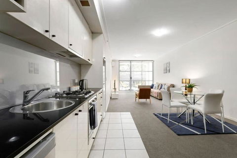 A Modern & Cozy Studio Next To Darling Harbour - Tourism Canberra 3