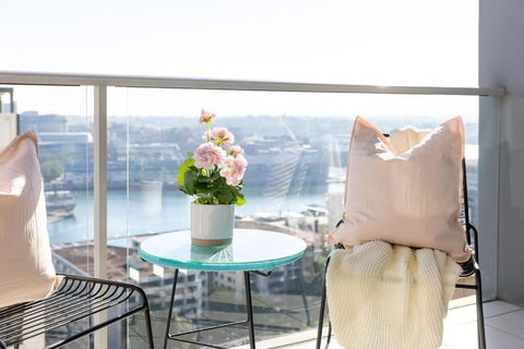 A Spacious 2BR Apt With An Amazing View Over Darling Harbour - Tourism Canberra 0