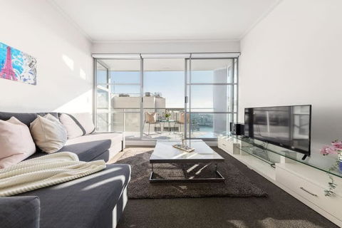 A Spacious 2BR Apt With An Amazing View Over Darling Harbour - Tourism Canberra 1