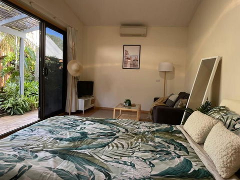 Absolute Beach Front - Tourism Canberra 3