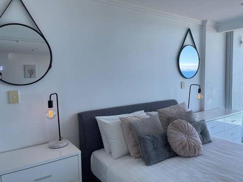Absolute Beachfront Central Surfers Paradise - Tourism Canberra 4