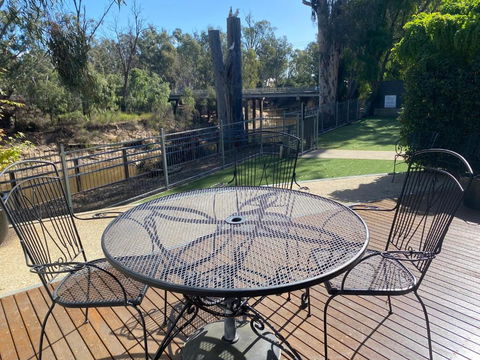 Adelphi Apartments 3 Or 3A - Downstairs 2 Bedroom Or Upstairs King Studio With Balcony - Tourism Canberra 3